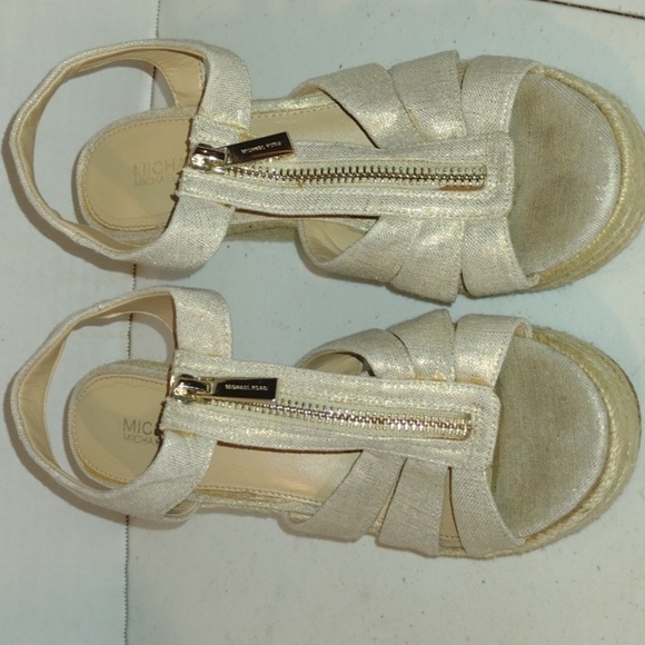 Michael Michael KorsBerkley Wedge Sandals size 6m - Picture 1 of 16